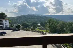 CITY & MOUNTAIN VIEW 5 Mins from downtown Apartments, Gatlinburg