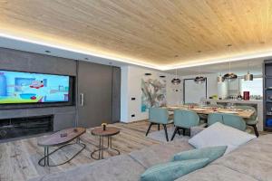 Lux Domotic Apt-Chalet Dolomites, Carisolo