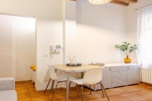 Rose & Stelle - Favoloso appartamento in centro Apartments, Modena