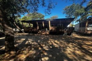 Lily C Guest house, Pakostane