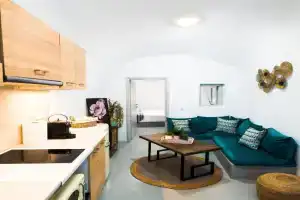 Jessica Apartment with Jacuzzi, Fira