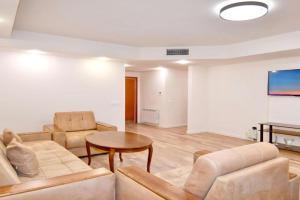 Prime Apartment On Aram Street,2 Bedrooms,2 Bathrooms,Open Balcony, Yerevan