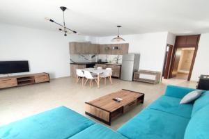 Infinity Suites, Kallithea