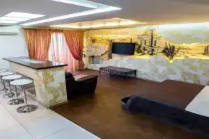 Levka Lukyanenko 1 kv teplo Apartments, Dnipropetrovsk