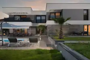 Villa N Drage, Donje Petrcane