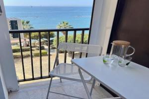 Seaside Studio, Zygi