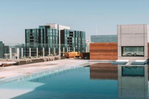 2BD Condo-Rainey St-Best views-RT Pool Guest house, Austin