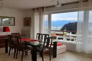 La finestra sul lago - in villa con vista e posto auto coperto, Stresa