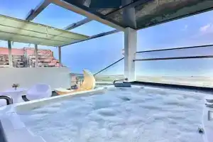 MW Imperio Residence 2Bedroom Sea View Private Jacuzzi Villa, Malacca