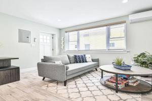 318 E Youngs Ave Unit 3 Serene Seaside Retreat Salty Shore Apartments, Wildwood