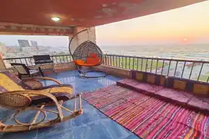 Hotel appartment sea view free wifi 3 bedrooms 2 toilets 5th floor Bellevue village agami available all year days & 5 heavy blanket available, Alexandria