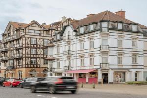 Renovated Flat near Beach Apartments, De Haan