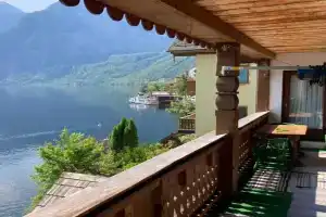 Privatzimmer am See Guest house, Hallstatt