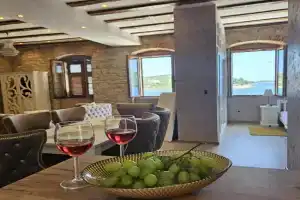 Luxury Seafront Suite Fabri Apartments, Vis