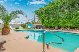 Cozy Casa with Heated Pool 5 Minutes to ASU, Tempe
