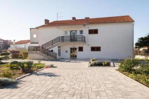Apartments by the sea Brodarica, Sibenik - 21441, Krapanj Island