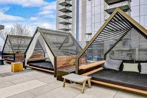 Modern Downtown Condo - Rooftop pool - Top Amenities Guest house, Austin