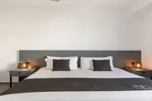 The Valley Room 7 condo with parking on premises, St Julians