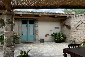 Graziosa stanza campidanese Su terzu, Oristano