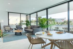 Lagos Deluxe 2 With Pool by Homing Apartments, Lagos