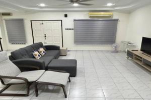 239 S2 # U Homestay, Seremban
