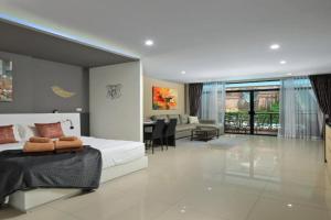 1bdr Pool Access Studio on NaiHarn Beach by Capital Pro, Nai Harn