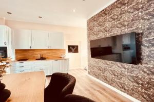 CASA REHSE I Loft-Apartment I kostenlos Parken & WLAN I Self-Check-in I ÖPNV I 65Zoll-TV, Erfurt