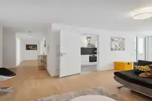 EXQUIS Design 2BR Apartment BAUHAUS I Balkon I Parkplatz I Top-Lage I Mercedes-Benz I Kinderbetten, Sindelfingen