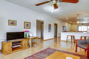 Tempe Vacation Rental 2 Mi to Arizona State U! Guest house, Tempe