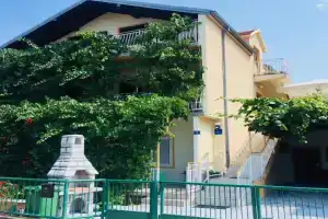 Apartments with a parking space, Zadar - 21170, Sukosan