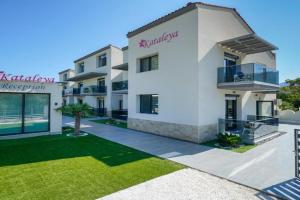 Kataleya Poolside Suites, Skala Potamias