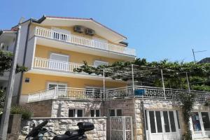 Apartments with a parking space Gradac, Makarska - 21437, Brist