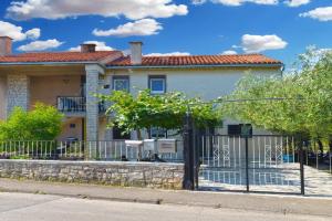 Apartment Snezana 2265, Bagnole