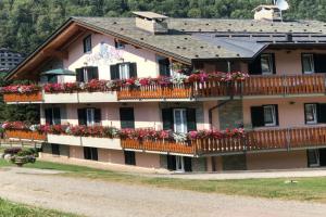 Casa Rosa, Aprica
