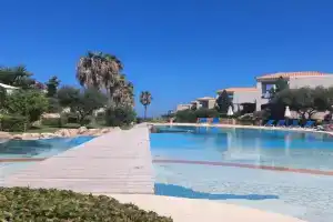 Infinity Night Villa, Maleme