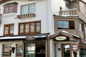 Vail Village 1 Bedroom Condo Next To Gondola One, Vail