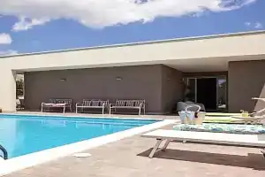 4 Bedroom Cozy Home In, Mascalucia