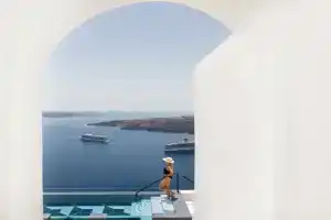 CASASUNSHA Hybrid Retreat Santorini, Fira