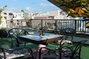リンゴテラス壺屋 Guest house, Naha