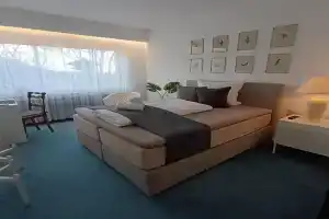 Ruhiges Zimmer in guter Lage in/Unterkochen Guest house, Aalen