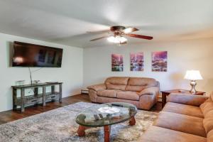 1 Mi to Downtown and River Family Apt in Apartments, Fairbanks