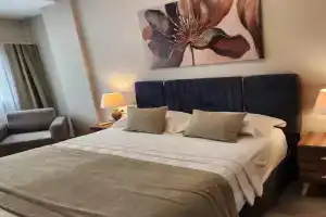 Traumhaus mitten in der City 60 Meter zum Meer Guest house, Kusadasi