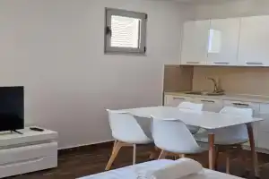 APARTMANI NINI, Rafailovici