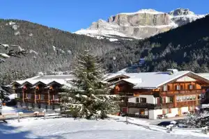 Appartamenti Agriturismo Cèsa Ciasates Apartments, Canazei