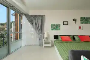 1bdr Apartment with bath in Chic Condo By Capital Pro, Karon