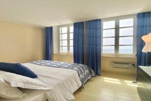 CasaViva - Beachfront Trilo with parking in, Camogli