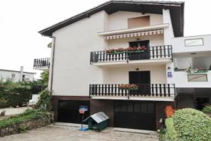 Apartments with parking space - 21460, Umag