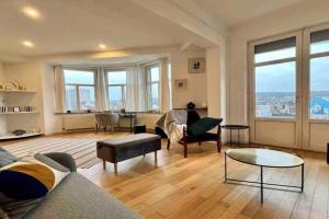 Bellevue - Grand appartement pour 5 sur les quais de la Meuse Apartments, Liege