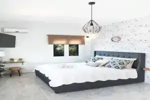 “Shiny” sea view apartment at, Istron