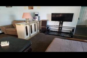 ARMANI MANOR rustic spacious 2br unit 1 Guest house, Wildwood